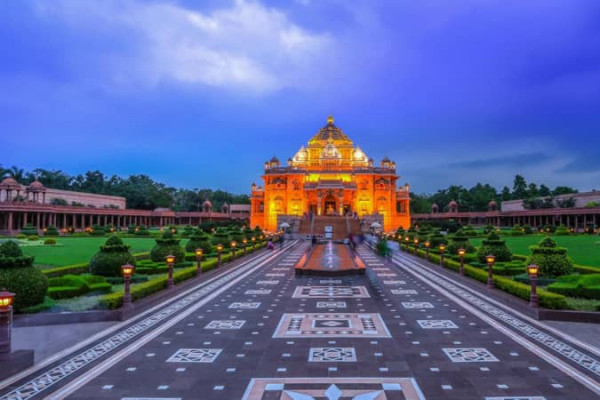 Full-Day Ahmedabad Sightseeing Tour with Akshardham Temple