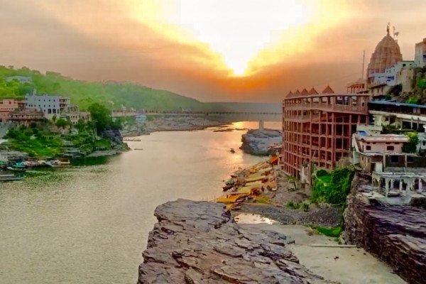 5-Day Ujjain & Omkareshwar Darshan with Maheshwar & Mandu Heritage Tour