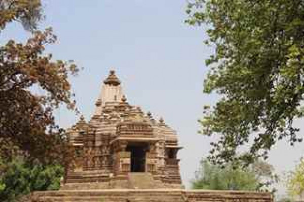 Expert-Guided One-Day Khajuraho & Panna Tour Package