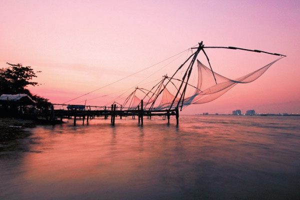 Private Kochi Tour: Churches, Fishing Nets, and Museum