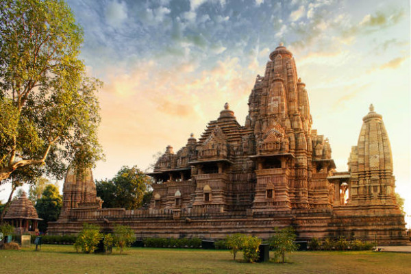 Unforgettable 6 Days Getaway of Odisha: Jagannath Temple & UNESCO Konark Temple