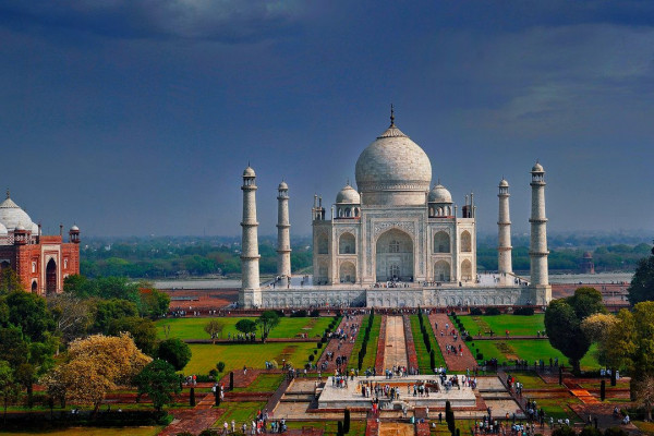Taj Mahal Day Trip from Kochi with Flight